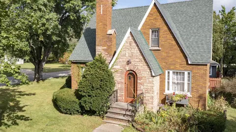 1203 Royalton St, Waupaca, WI 54981