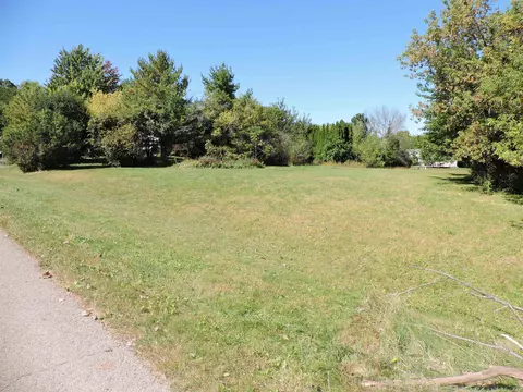 ciscel drive, Oshkosh, WI 54904