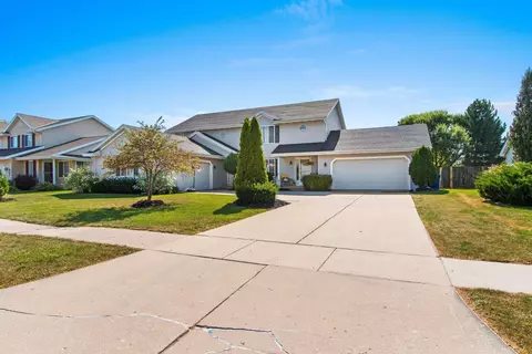 317 Desplaine Rd, De Pere, WI 54115