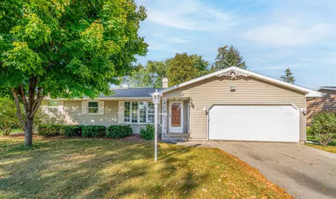 1749 Amy St, Green Bay, WI 54302