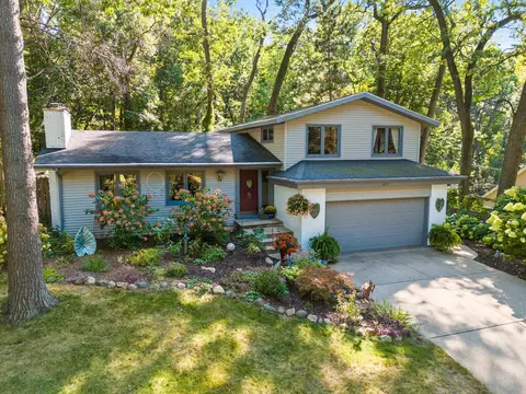 2818 St Ann Dr, Green Bay, WI 54311