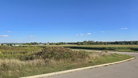 2608 Northpoint Dr, New London, WI 54961