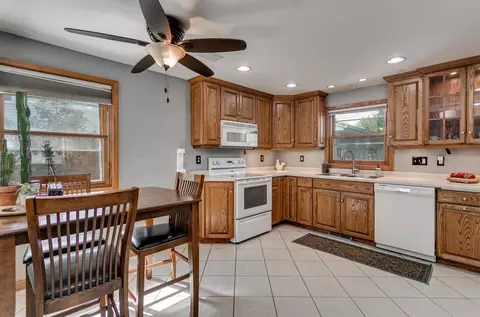 910 Robin St, De Pere, WI 54115 photo 7