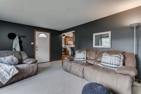 910 Robin St, De Pere, WI 54115 photo 6