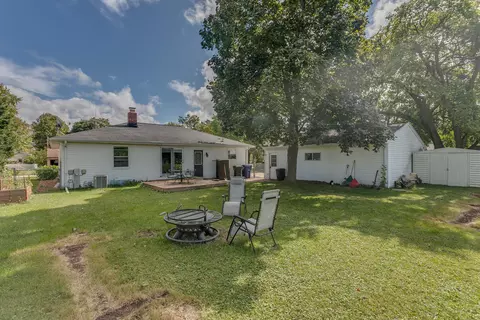 910 Robin St, De Pere, WI 54115 photo 31