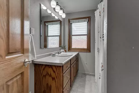 910 Robin St, De Pere, WI 54115 photo 14
