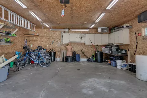 910 Robin St, De Pere, WI 54115 photo 35