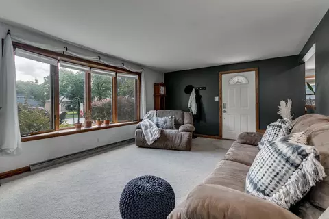 910 Robin St, De Pere, WI 54115 photo 5