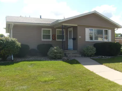 1343 W 5th Ave, Oshkosh, WI 54902