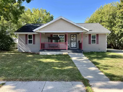 16 S Hickory St, Fond Du Lac, WI 54935