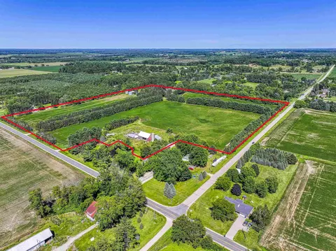 n4922 Wisconsin 76, Shiocton, WI 54170