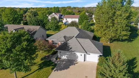 1028 Manitoba St, Menasha, WI 54952