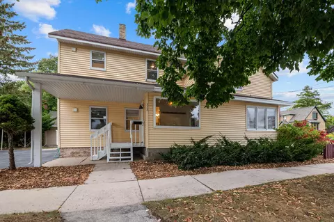 332 Pennsylvania Ave, Sturgeon Bay, WI 54235