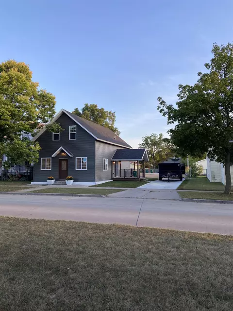 1509 Carney Blvd, Marinette, WI 54143