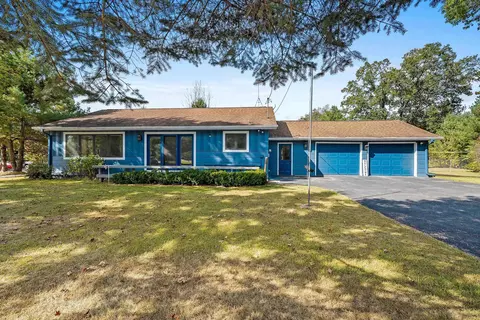 901 Fj St, Crivitz, WI 54114