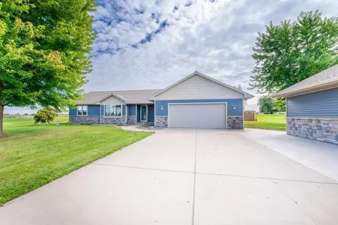3895 Seven Oaks Dr, De Pere, WI 54115