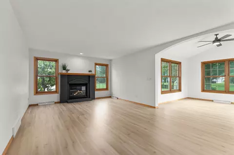w6045 Zinnia Drive, Appleton, WI 54915 photo 3