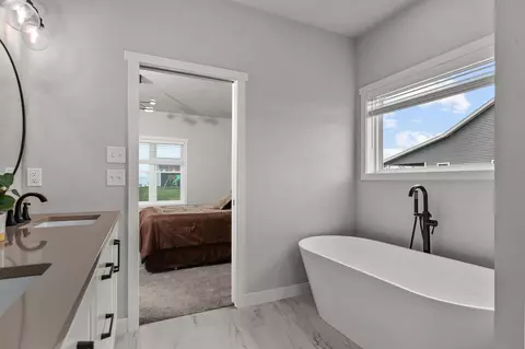 Bath - w5539 Schreiber Lane, Appleton, WI 54915 photo 4 of 6
