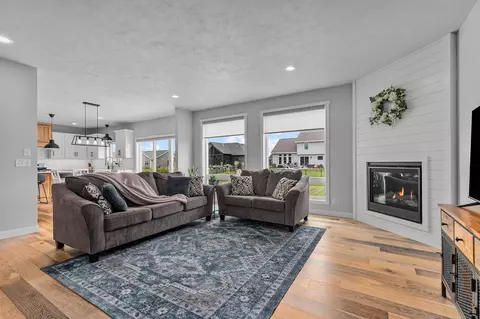 Living - w5539 Schreiber Lane, Appleton, WI 54915 photo 1 of 2