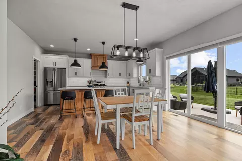 Dining - w5539 Schreiber Lane, Appleton, WI 54915 photo 2 of 3
