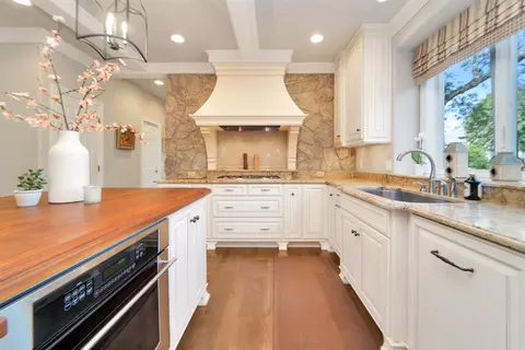 Kitchen - 126 E Crossing Meadows Ln, Appleton, WI 54913 photo 4 of 4