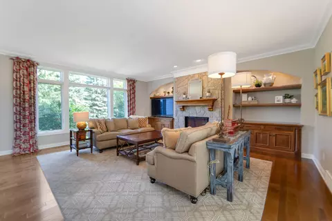 Living - 126 E Crossing Meadows Ln, Appleton, WI 54913 photo 2 of 4