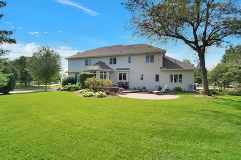 Exterior - 126 E Crossing Meadows Ln, Appleton, WI 54913 photo 3 of 7