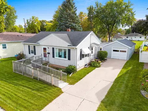 1225 Bond St, Green Bay, WI 54303