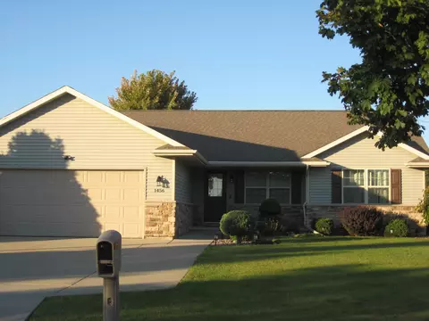 1456 Mcrae Cir, Green Bay, WI 54311