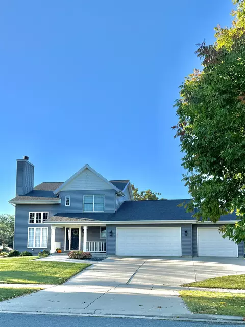 454 Mustang Ln, Fond Du Lac, WI 54935