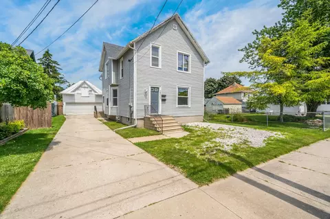2512 9th St, Two Rivers, WI 54241