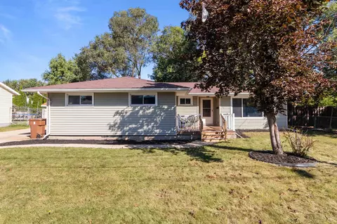 884 Roosevelt St, Menasha, WI 54952