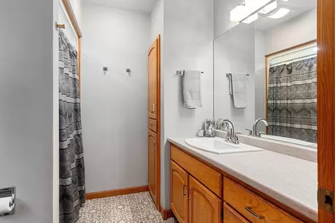 Bath - w5927 Tranquil Way, Appleton, WI 54915 photo 2 of 2