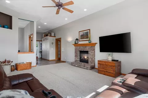 Living - w5927 Tranquil Way, Appleton, WI 54915 photo 3 of 4