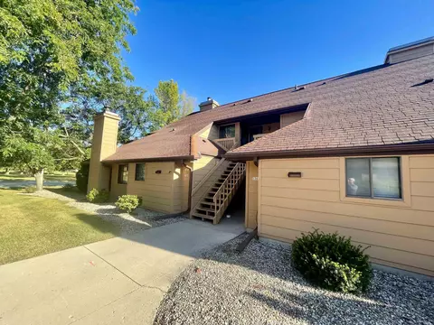 1371 W 18th Ave, Oshkosh, WI 54902