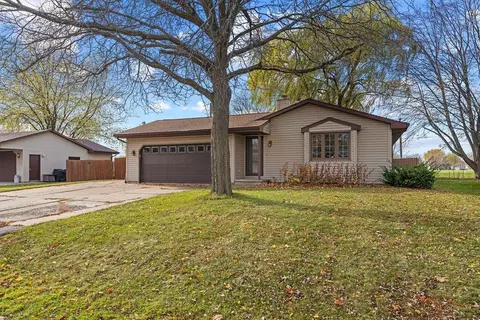 1282 Goss Ave, Menasha, WI 54952