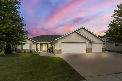 619 Roland St, Combined Locks, WI 54113