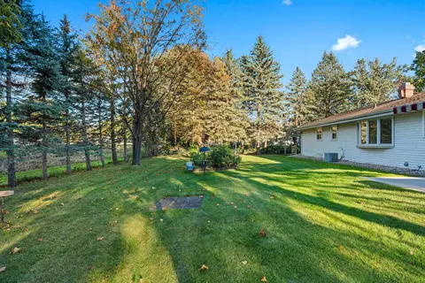 24 Pleasantview Ct, Appleton, WI 54914 photo 2