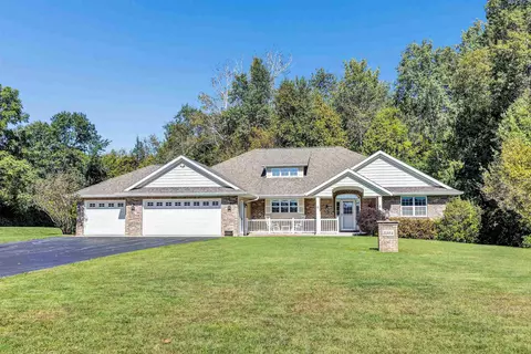 3384 Tarragon Trl, Green Bay, WI 54313