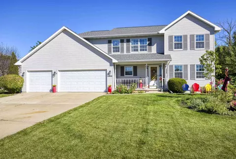1520 Buck Ct, Neenah, WI 54956