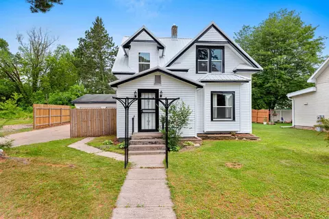 1025 Main St, Gresham, WI 54128 photo 2