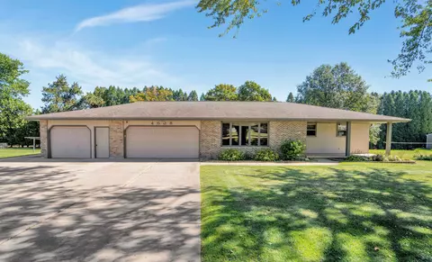 4008 Linden Ln, Green Bay, WI 54313