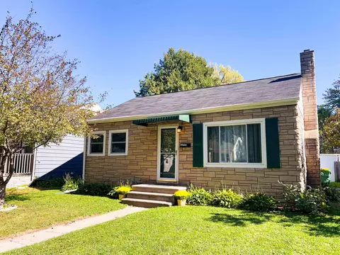1137 S Greenwood Ave, Green Bay, WI 54304
