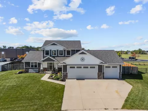 2111 Potter Dr, De Pere, WI 54115