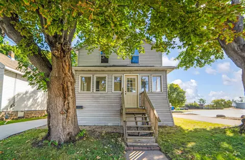 58 Broad St, Oshkosh, WI 54901