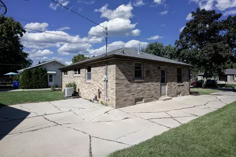 1025 E Marquette St, Appleton, WI 54911 photo 7