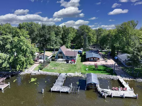 8909 Riverview Ln, Fremont, WI 54940