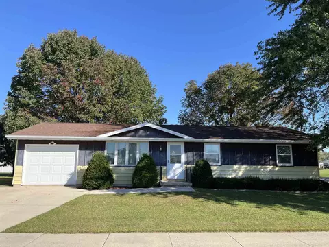 349 Fair St, Wrightstown, WI 54180