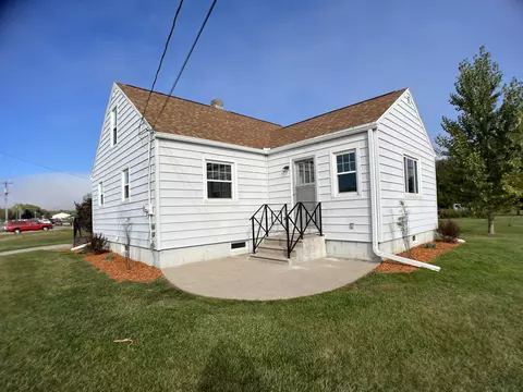 153 W Park St, Gillett, WI 54124