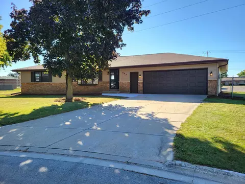663 Calvin Ct, Green Bay, WI 54302